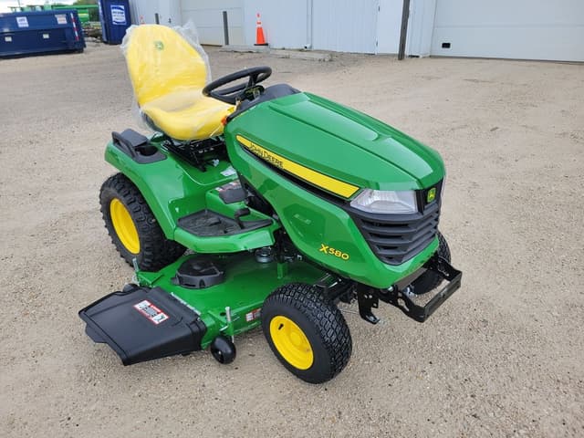 Image of John Deere X580 equipment image 1