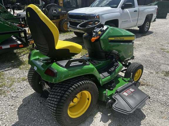 Image of John Deere X590 equipment image 3