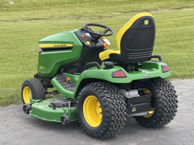 Image of John Deere X590 equipment image 4