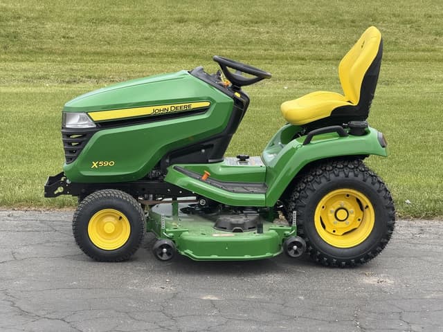 Image of John Deere X590 equipment image 2