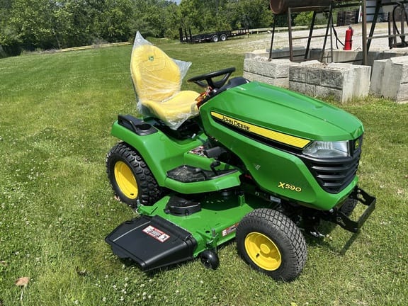 2026 John Deere X590 Equipment Image0