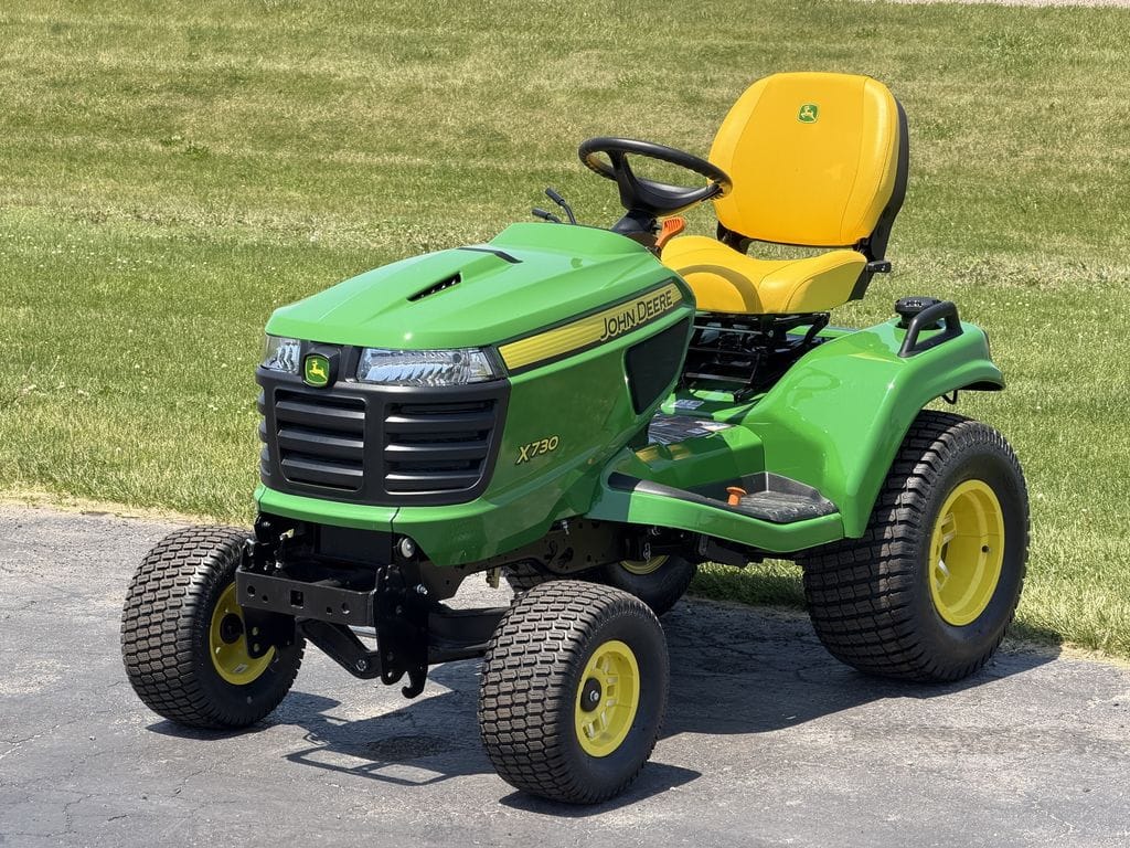 2026 John Deere X730 Equipment Image0