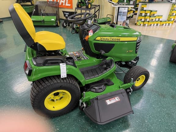 Image of John Deere X730 equipment image 4