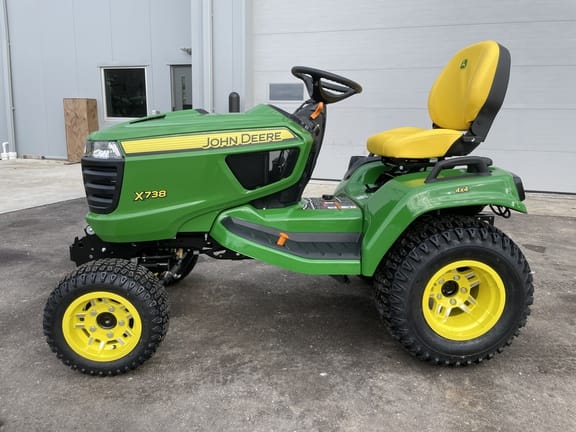 2026 John Deere X738 Equipment Image0