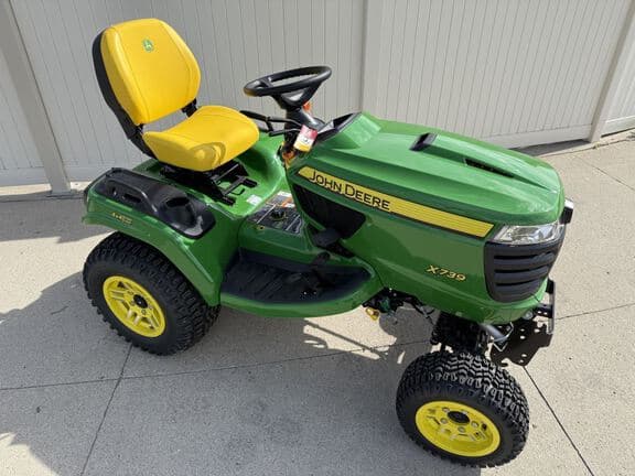 Image of John Deere X739 equipment image 1
