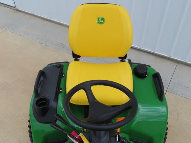 Image of John Deere X739 equipment image 4