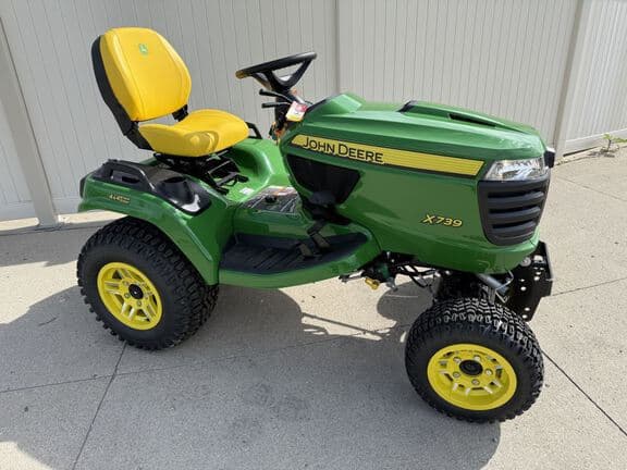 Image of John Deere X739 equipment image 2