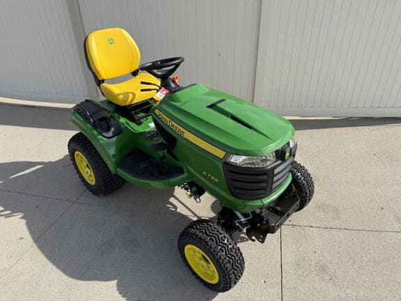 Image of John Deere X739 equipment image 2