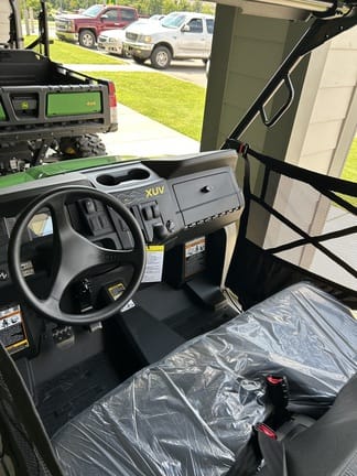 2026 John Deere XUV 560E Equipment Image0