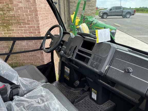 Image of John Deere XUV 845M equipment image 4