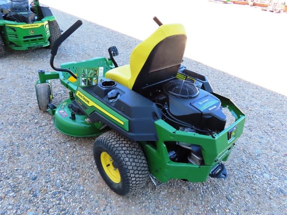 Image of John Deere Z320M equipment image 4