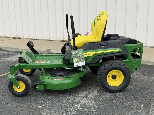 Image of John Deere Z320M equipment image 1