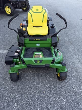 Image of John Deere Z320R equipment image 3
