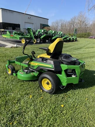 Image of John Deere Z320R equipment image 1