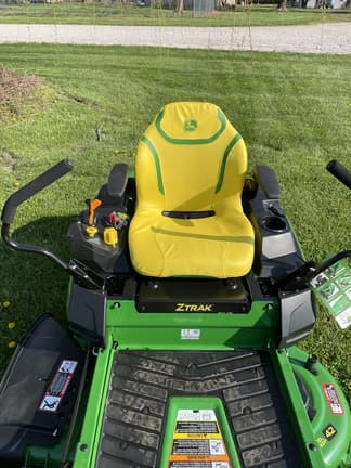 Image of John Deere Z320R equipment image 4