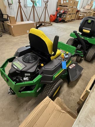 Image of John Deere Z320R equipment image 3