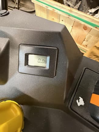 Image of John Deere Z320R equipment image 4