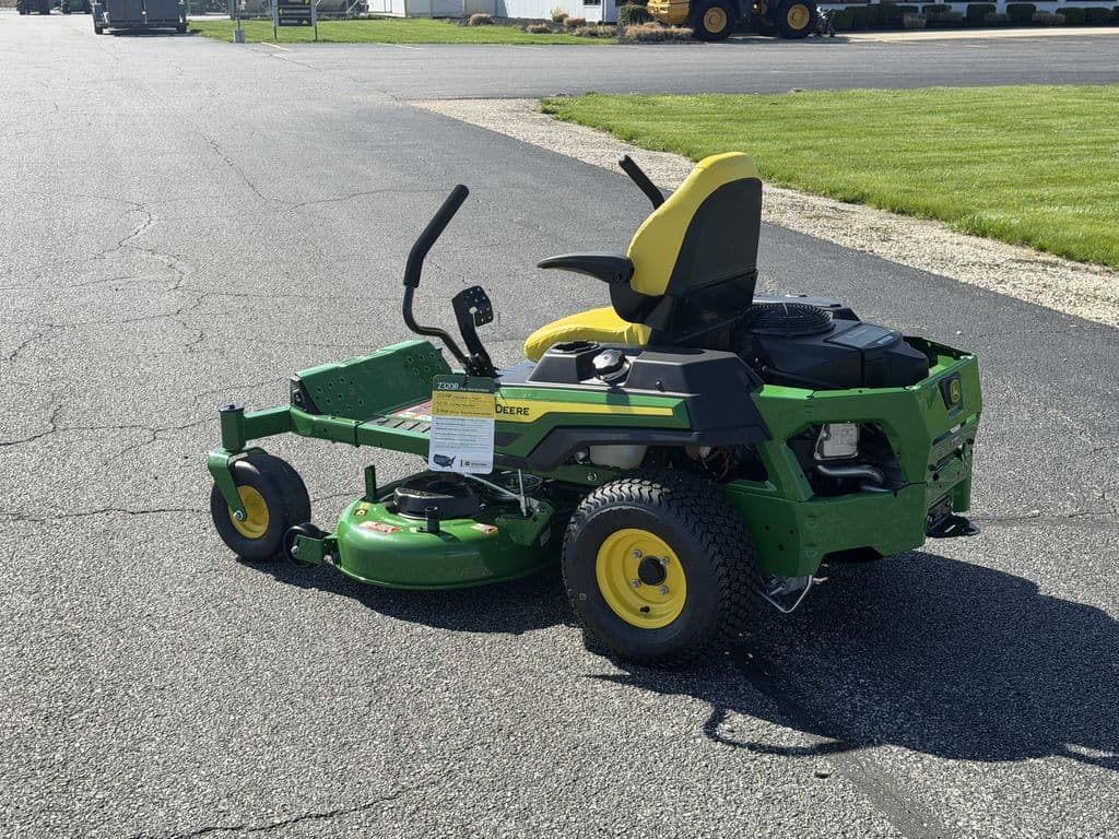 Image of John Deere Z320R Image 1