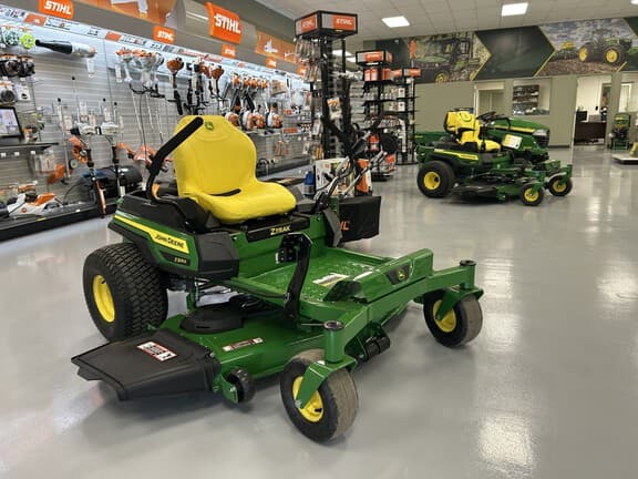 Image of John Deere Z325E equipment image 3