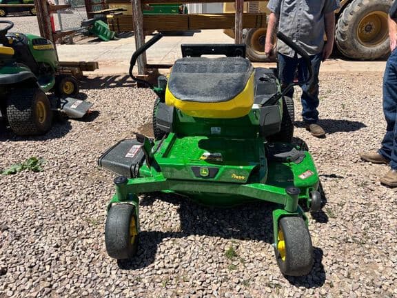 Image of John Deere Z325E equipment image 4