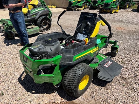 Image of John Deere Z325E equipment image 3