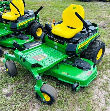 Image of John Deere Z325E equipment image 1