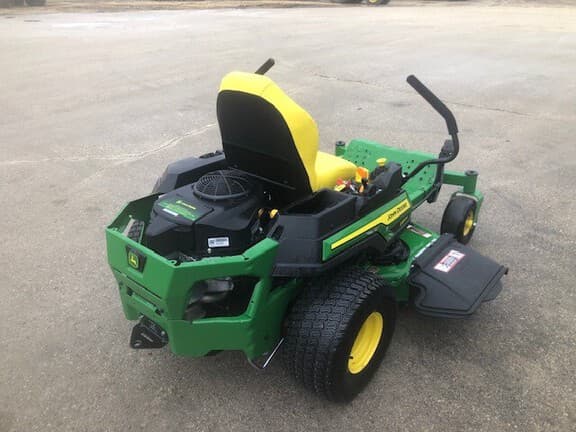 Image of John Deere Z330M equipment image 3