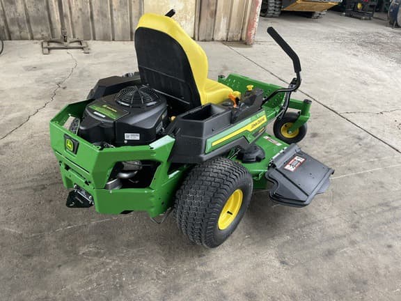 Image of John Deere Z330M equipment image 3