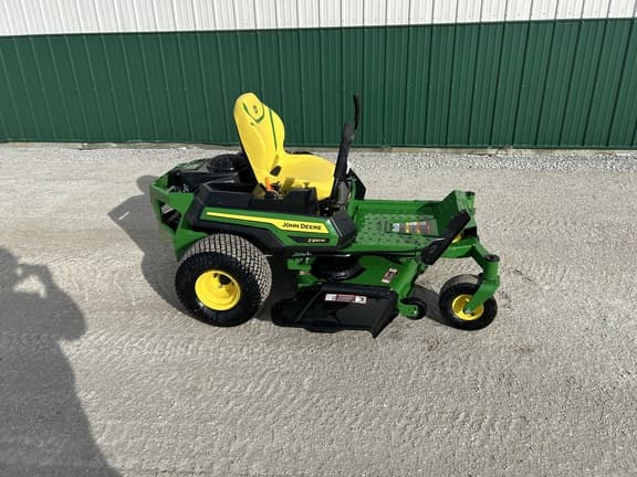 Image of John Deere Z330M equipment image 1
