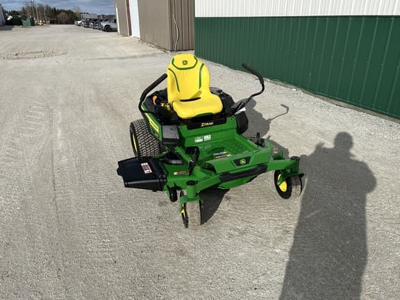 Image of John Deere Z330M equipment image 2
