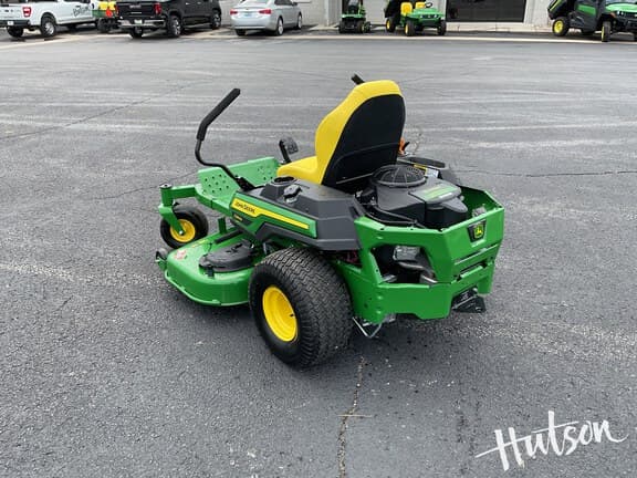 Image of John Deere Z330M equipment image 2