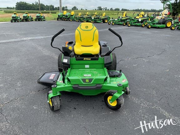 Image of John Deere Z330M equipment image 4