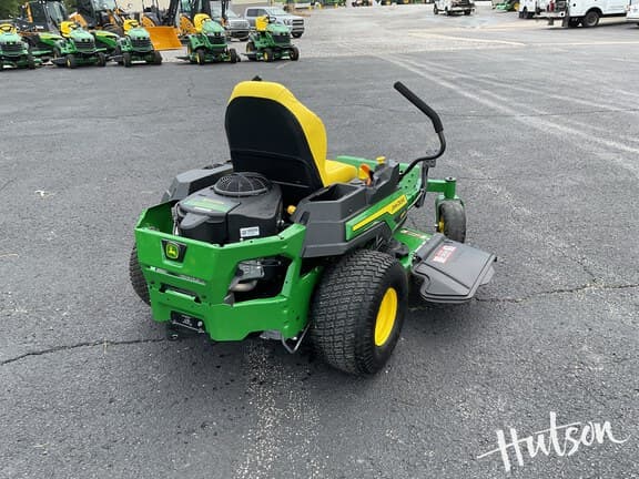 Image of John Deere Z330M equipment image 1