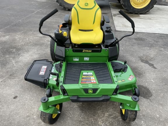 Image of John Deere Z330R equipment image 2