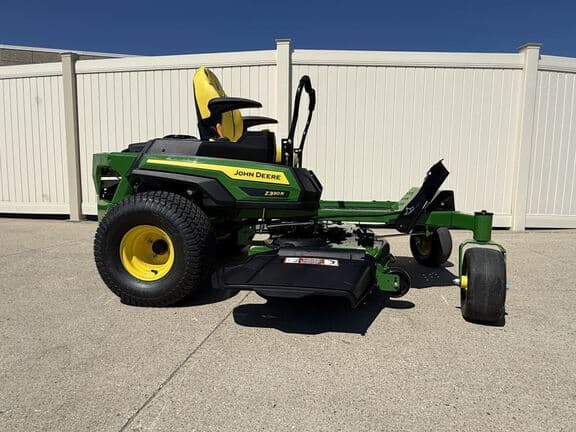 Image of John Deere Z330R equipment image 4