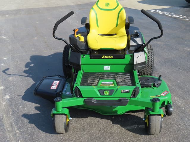 Image of John Deere Z330R equipment image 1