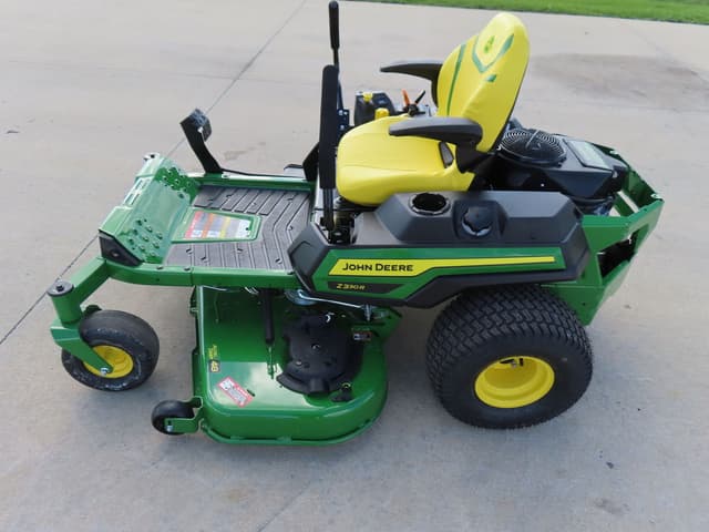 Image of John Deere Z330R equipment image 4