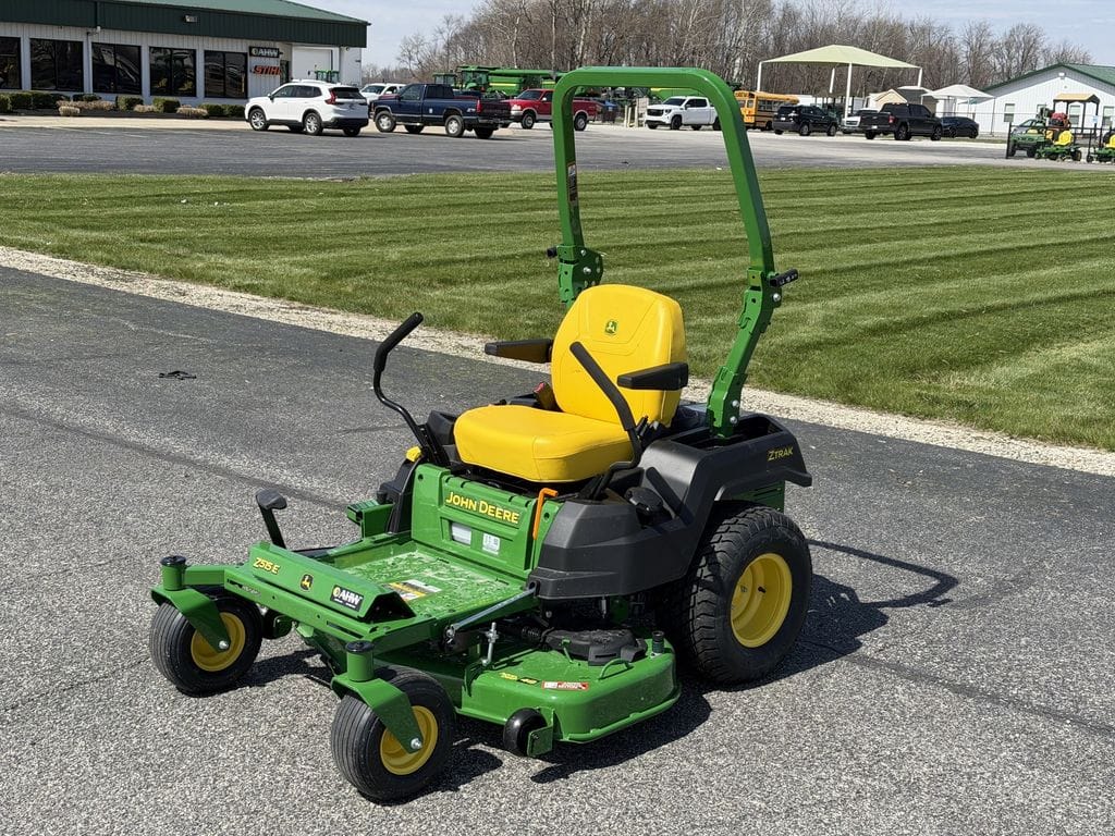 2026 John Deere Z515E Equipment Image0
