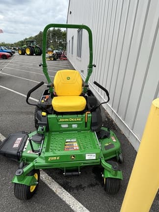 Image of John Deere Z515E equipment image 4