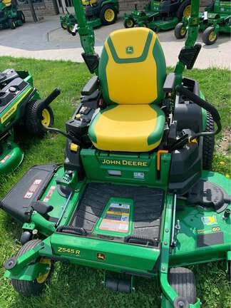 2026 John Deere Z545R Equipment Image0