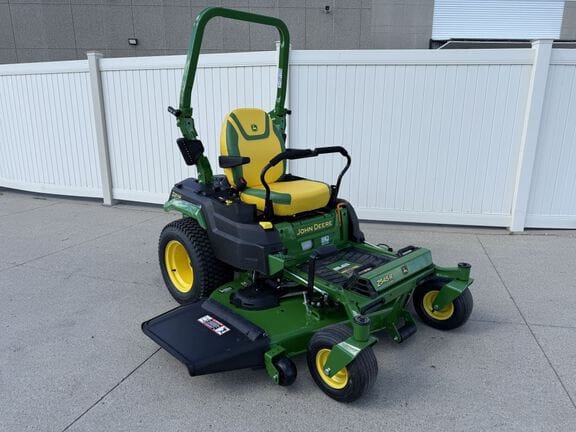 2026 John Deere Z545R Equipment Image0