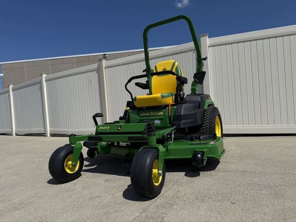 Image of John Deere Z545R equipment image 4