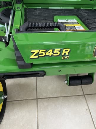 Image of John Deere Z545R equipment image 1