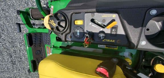 Image of John Deere Z740R equipment image 4