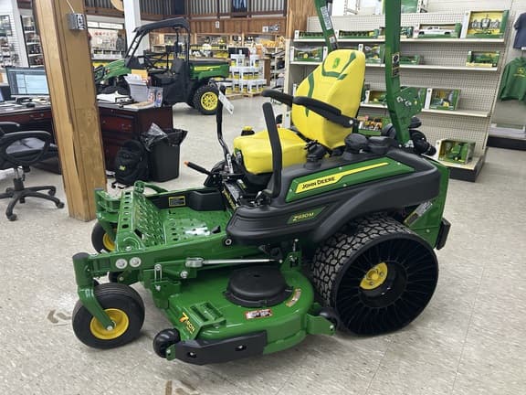 Image of John Deere Z930M equipment image 1