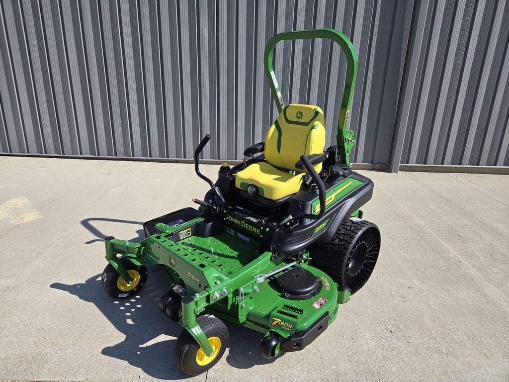 2026 John Deere Z950M Equipment Image0