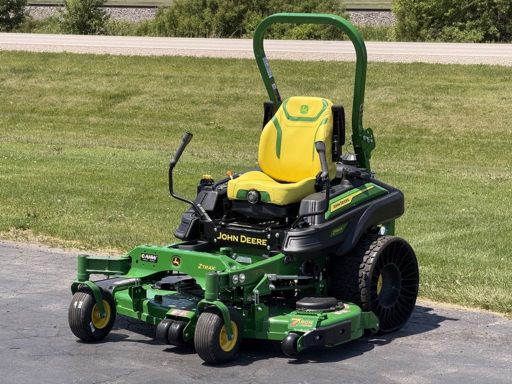 2026 John Deere Z950R Equipment Image0