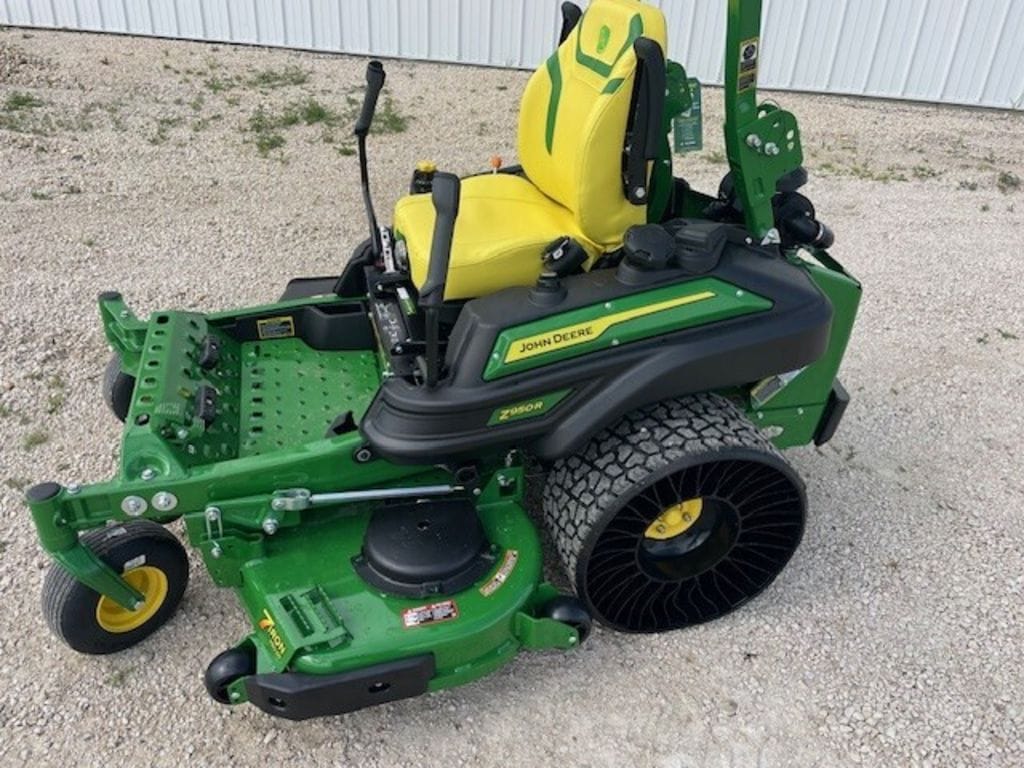 2026 John Deere Z950R Equipment Image0