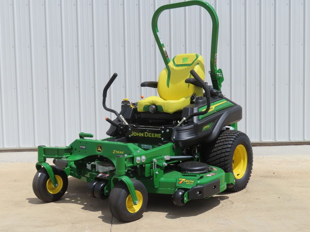 2026 John Deere Z955M Equipment Image0