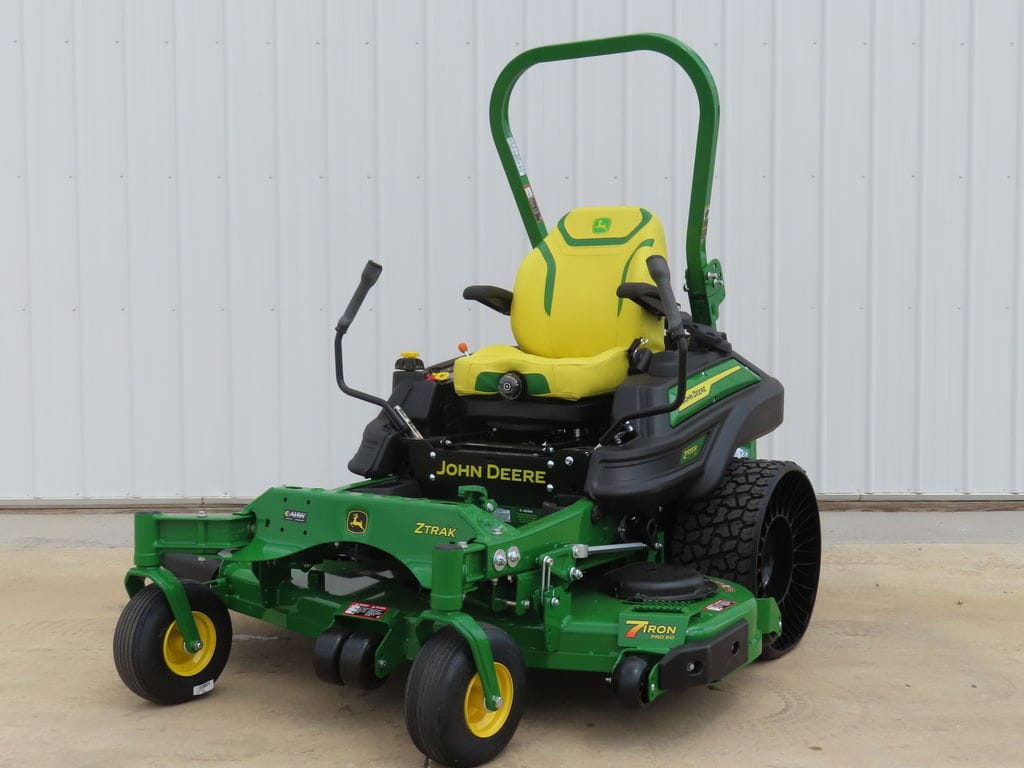 2026 John Deere Z955R Equipment Image0